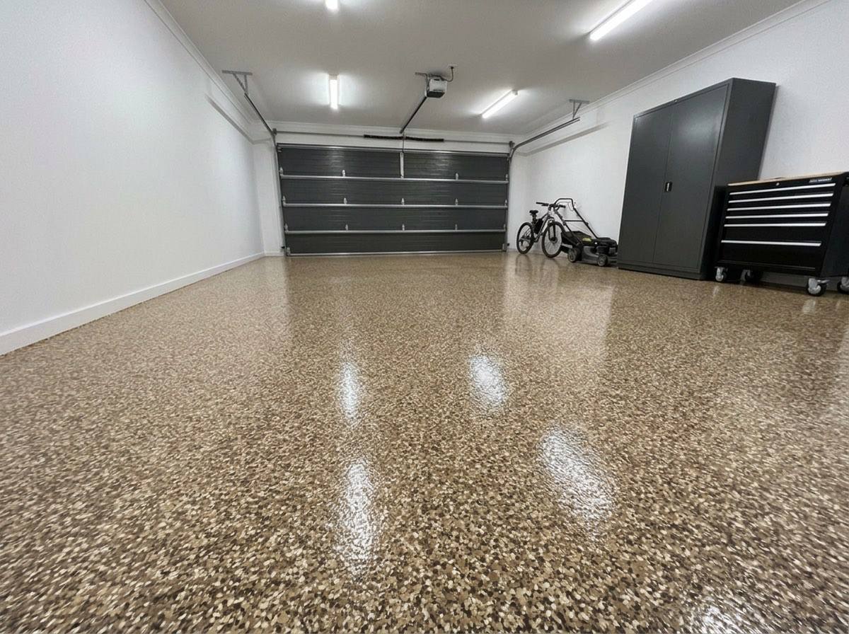 Sandstone flake epoxy floor