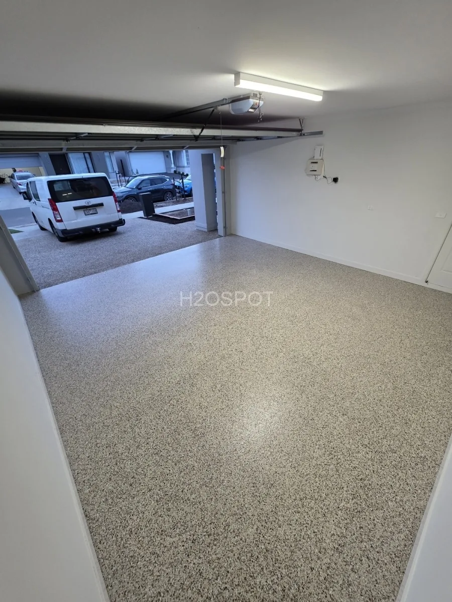 Garage & alfresco, Clyde North — photo 5